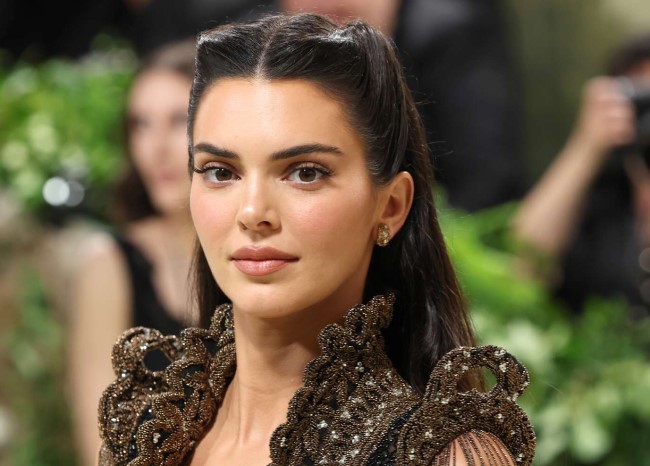 kendall jenner nuxe